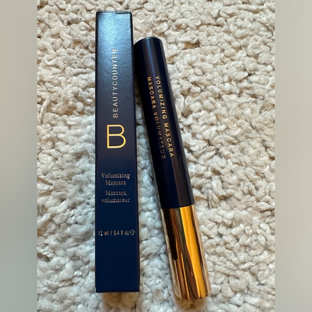 Beautycounter black volumizing mascara